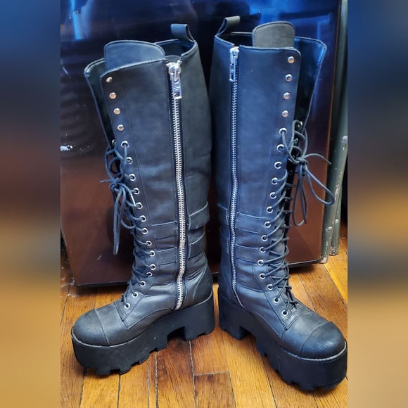 DollsKill Platform Boots by Current Mood Size 6 - Picture 3 of 3